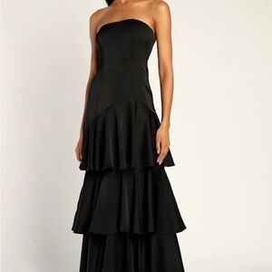 Lulu’s Elegant Black Strapless Evening Gown